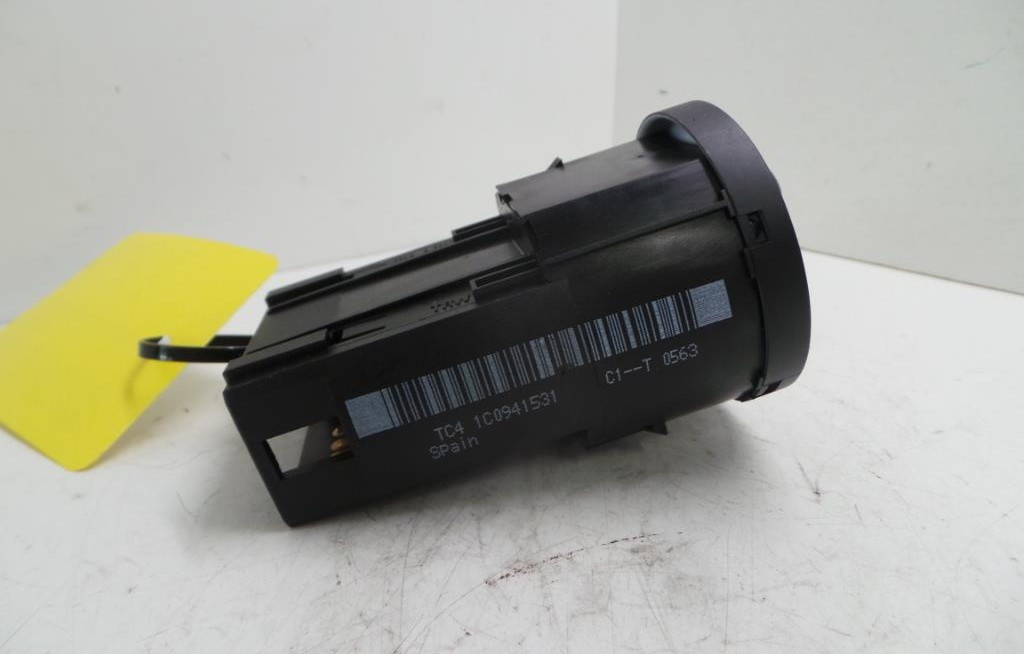 VW Golf 4 3-trg. Bj.03 Lichtschalter o. NSW-Funktion 1C0941531